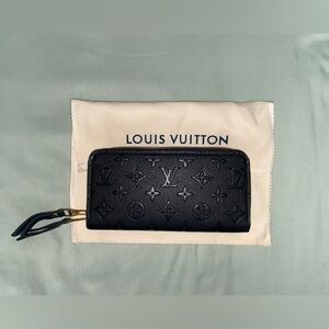 Louis Vuitton Zippy Double Wallet